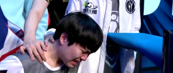 九游APP-夺冠引发热议！，Rookie在皇家马德里比赛中出色防守再创辉煌时刻的简单介绍-九游APP