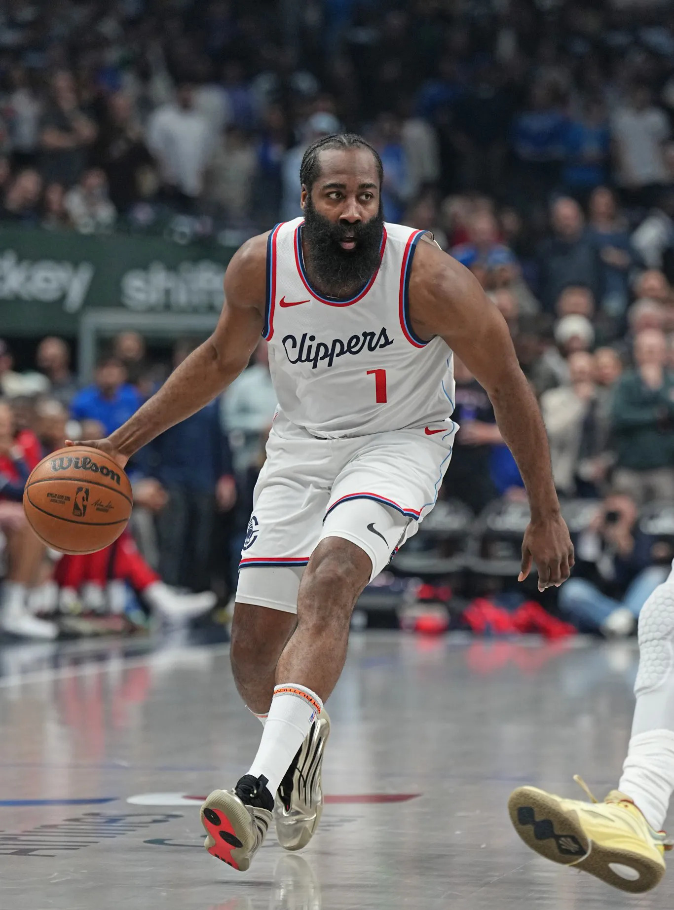 九游官网-关于独行侠观众热烈欢呼！，哈登迎来十五赛季出色发挥比赛高潮迭起的信息-九游官网